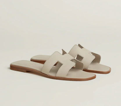 "HRMS" Sandalen