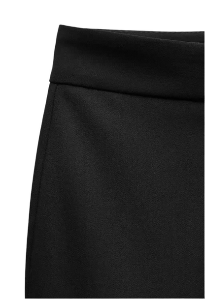 Eleganter Zweiteiler (Blazer und Hose)