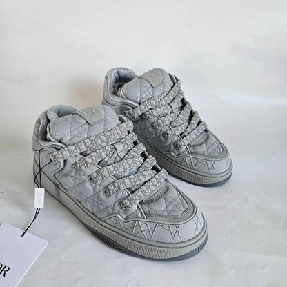 "B9" Sneaker