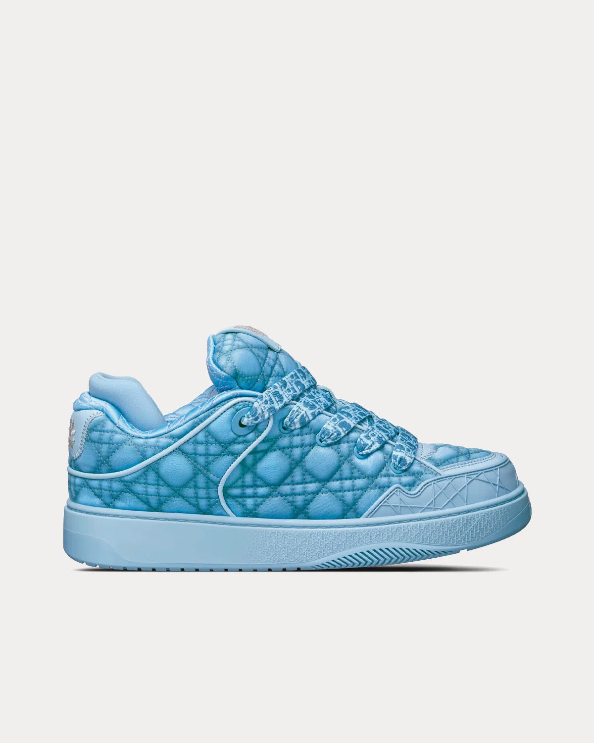 "B9" Sneaker