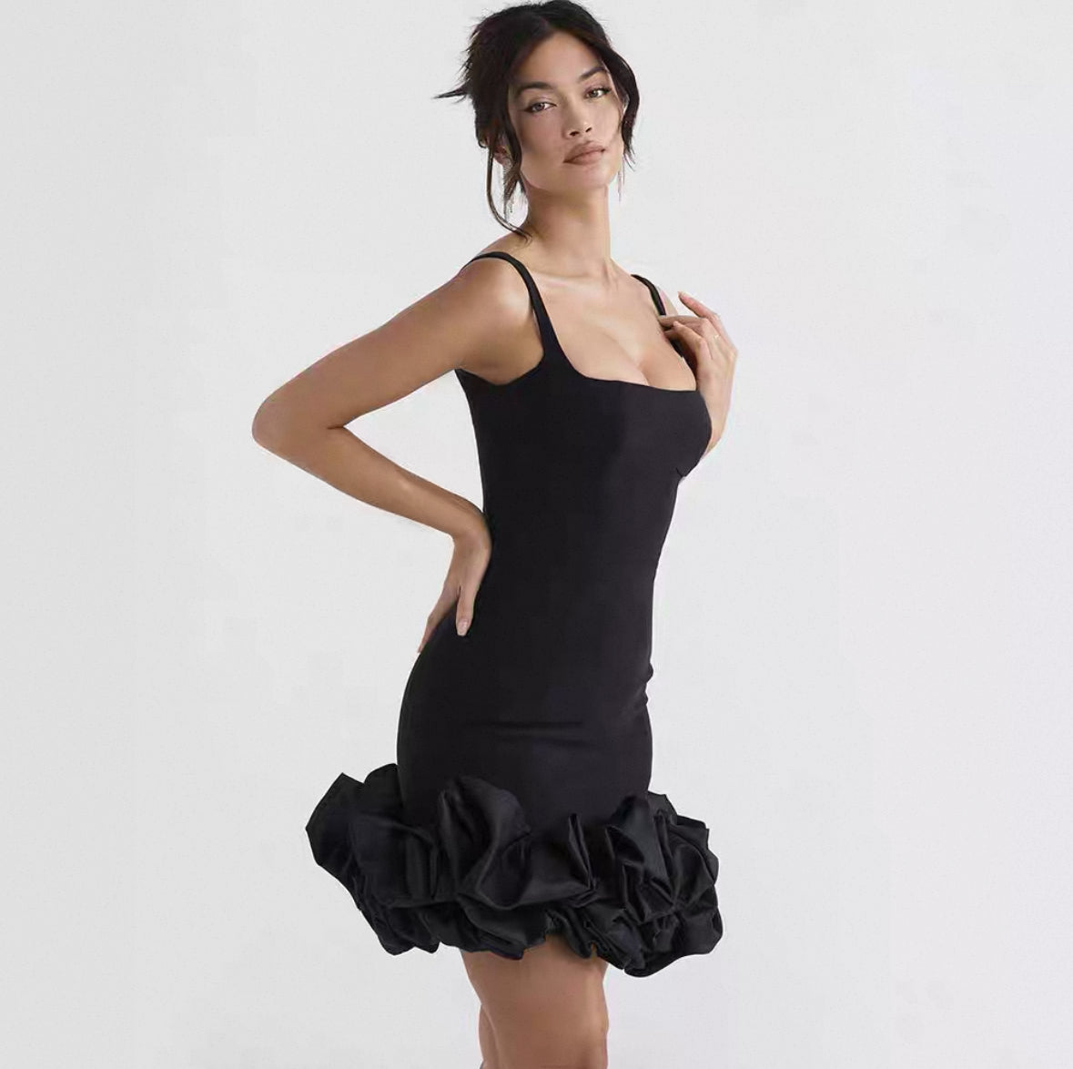 Ruffled Hem Mini Kleid