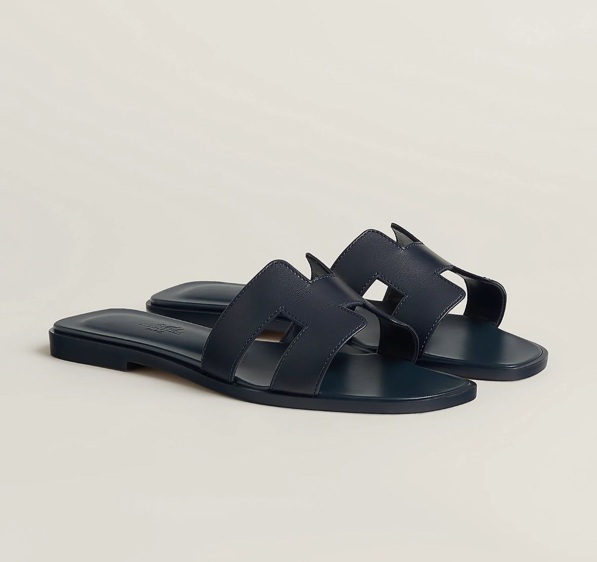 "HRMS" Sandalen