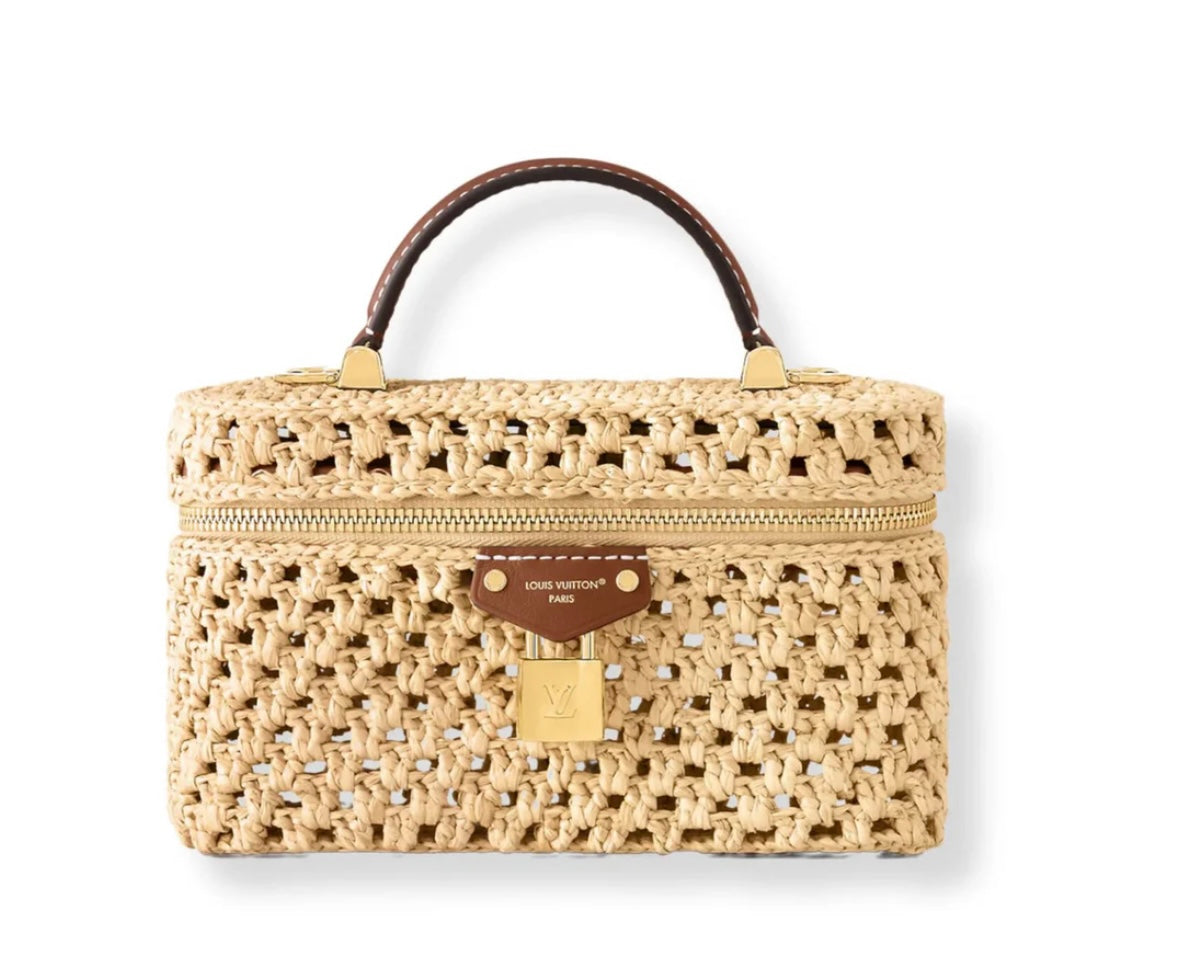 LV Chain Pouch
