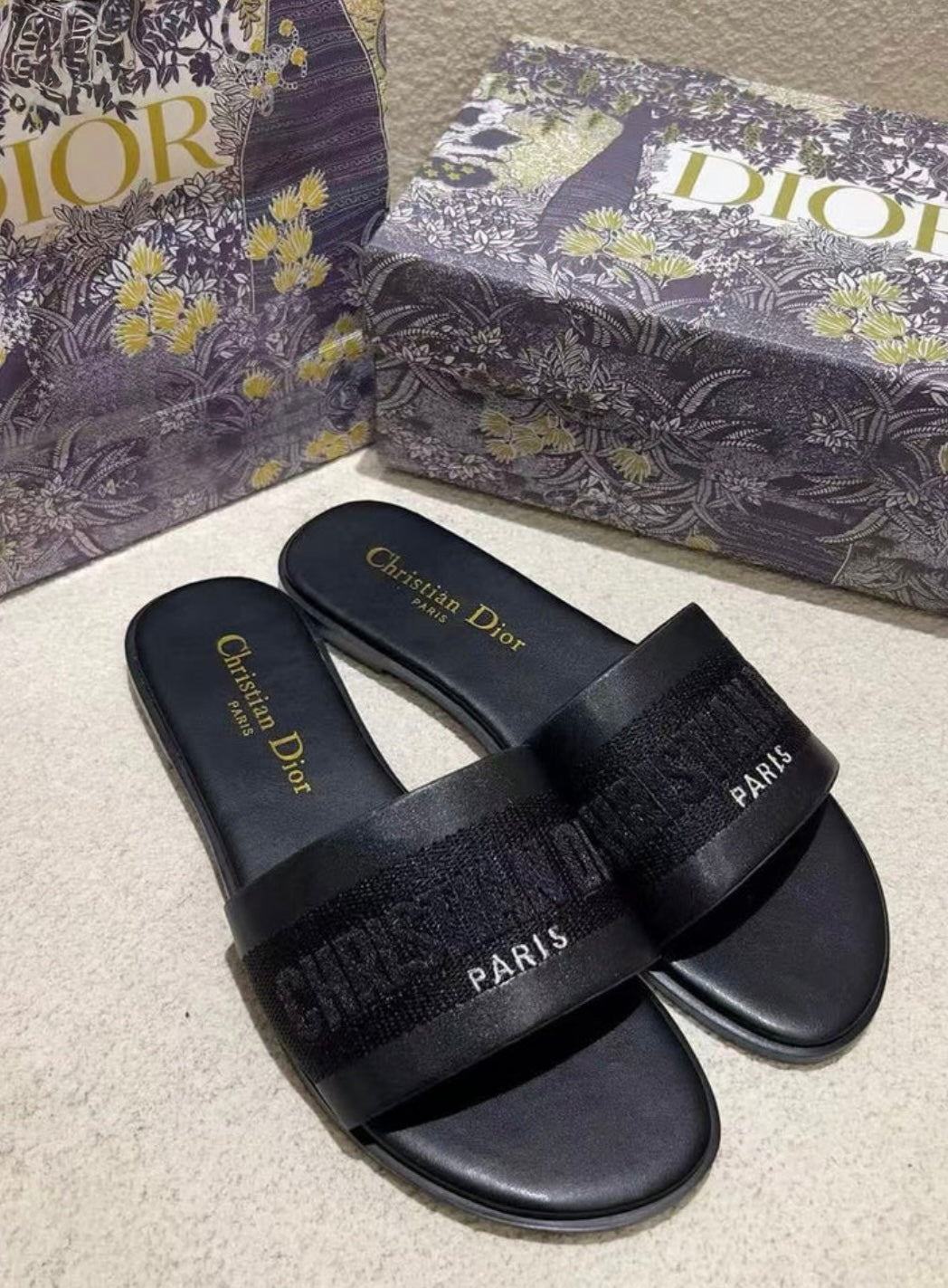 DI Sandals