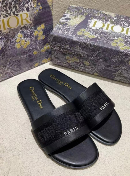 DI Sandals