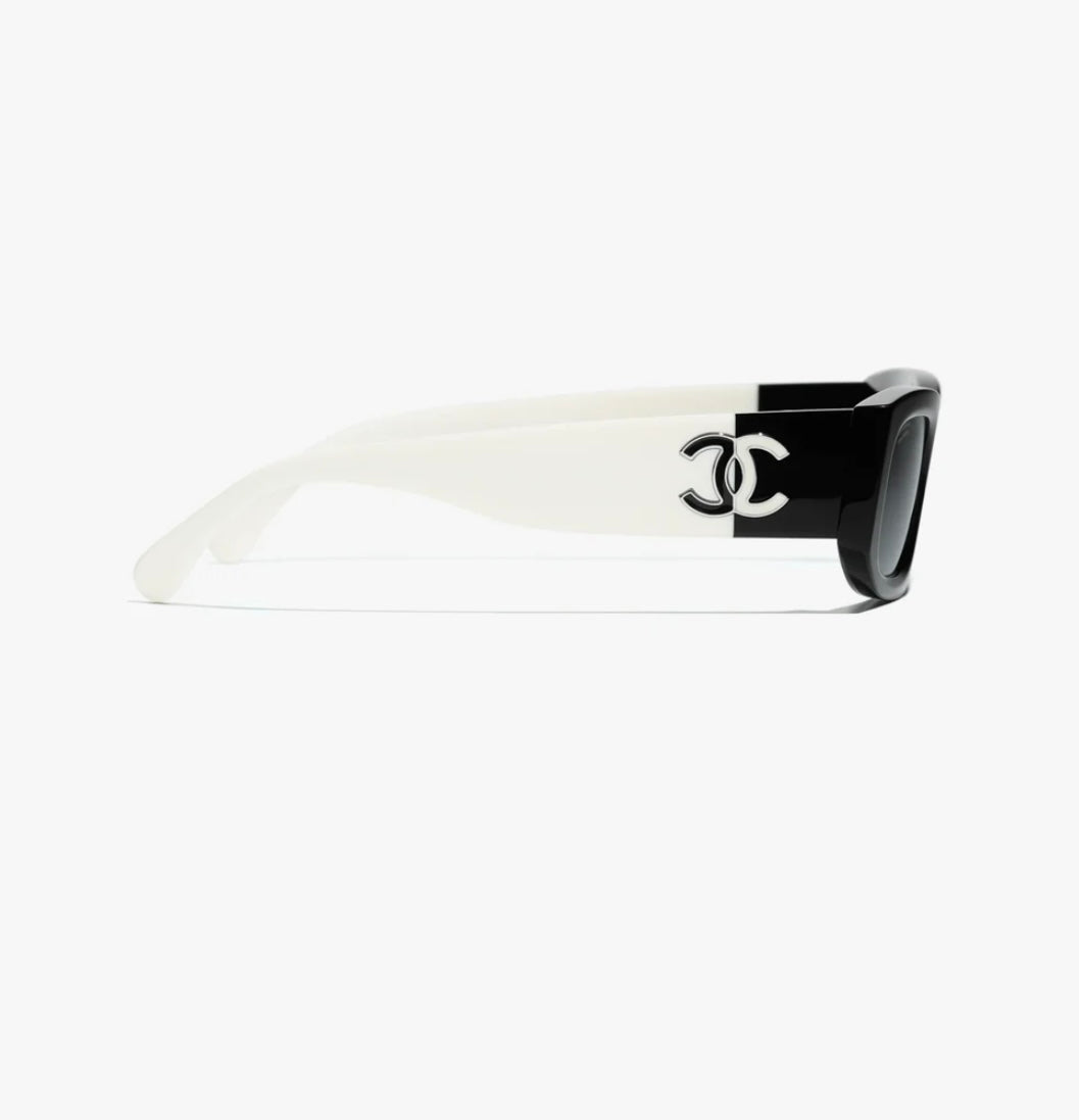 Black - White CC