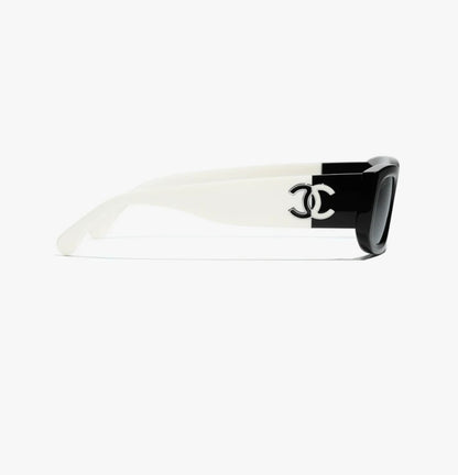 Black - White CC