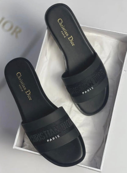 DI Sandals
